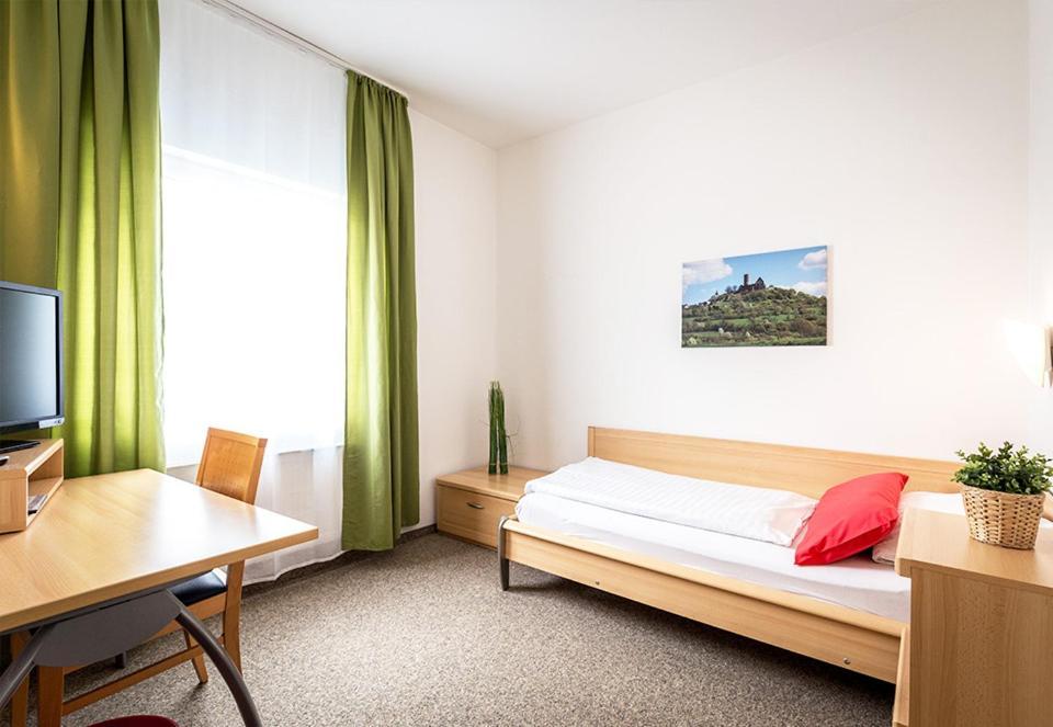 Hotel An Der Burg Biebertal Exterior foto